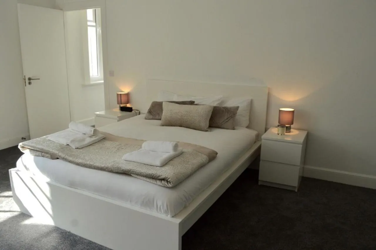 Spacious 3 Bedroom Flat In The City Centre Edinburgh 0*,  United Kingdom
